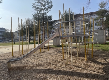 08-0617-XVL Stuttgart, Rosenbergstra&szlig;e, Diakonissenplatz, Ringespiel - Sandspielkombination (18).jpg