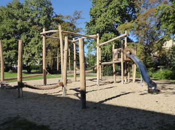 07-8172-XRP-9-001 Kaarst, Marienplatz, Astrid-Lindgren-Grundschule, Kletterkombination 1) (5).JPG