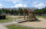 08-0033-XVL D&uuml;sseldorf, Warschauer Stra&szlig;e, IHZ-Park, Spielh&auml;uschenkombination Borken (4).JPG