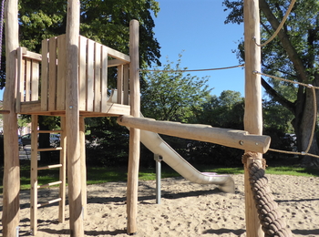 07-8172-XRP-9-001 Kaarst, Marienplatz, Astrid-Lindgren-Grundschule, Kletterkombination 1) (7).JPG