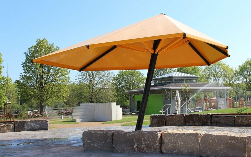 Gelber Kinderland Sonnenschirm.JPG