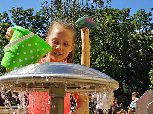 kinderland-sand-wasser.jpg