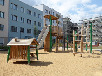 K&ouml;ln, Bergisch Gladbacher Stra&szlig;e 193, M&uuml;lheimer Ring, gesamter Spielplatz (1).JPG