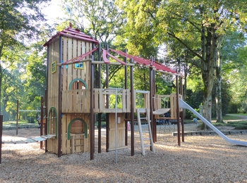 1 Moers, Kastell, Spielplatz.JPG